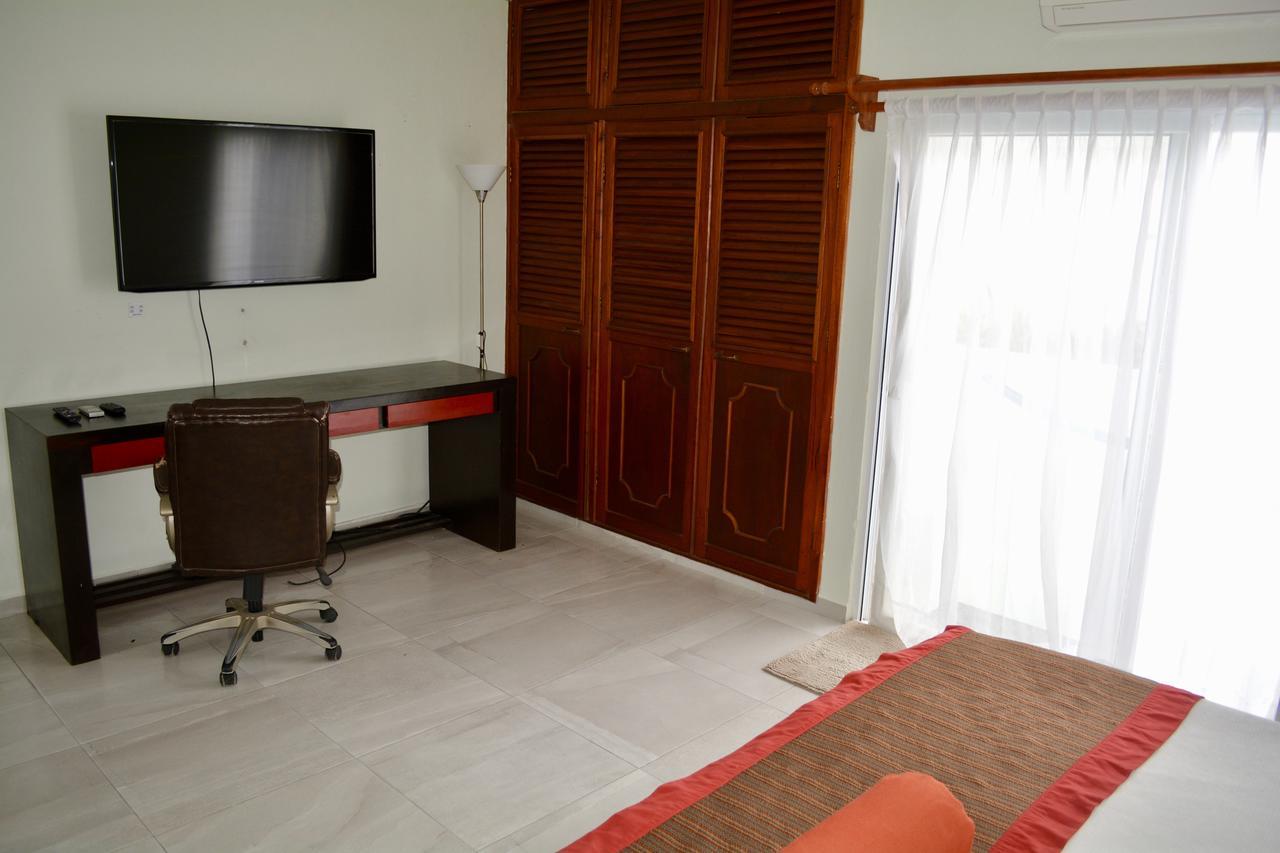 Suites Sanrey Пуерто Морелос Екстериор снимка